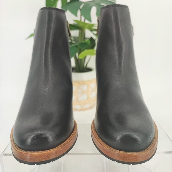 Clarks Women's Clarkdale Jax Black Leather Ankle Boots Size 5.5M - Picture 2 of 8